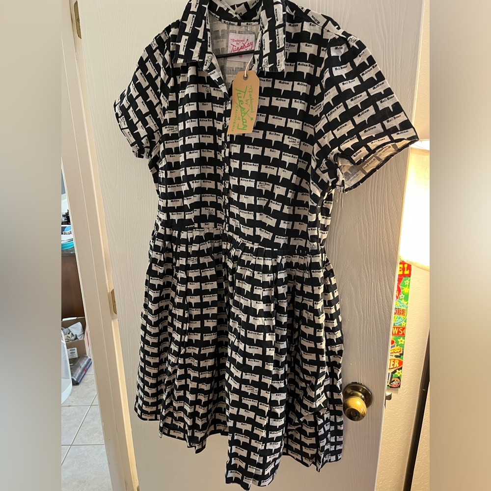 NWT 1X TUESDAY OF CALIFORNIA CORRAL DRESS IN VERY RARE PRINT